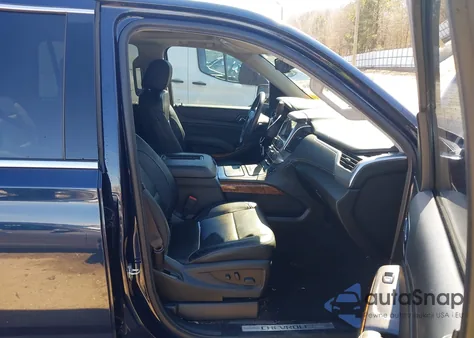 2017 Chevrolet Tahoe Premier z USA, uszkodzony, nr VIN 1GNSCCKC2HR323344
